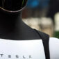 Robot Optimus dari Tesla. Foto oleh Reuters